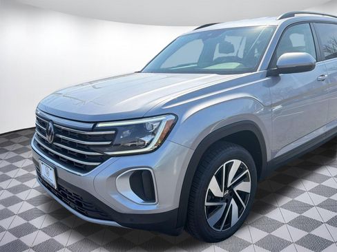 Used 2024 Volkswagen Atlas SE image 29