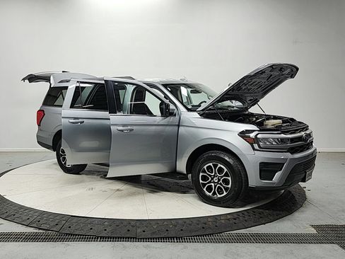Used 2024 Ford Expedition Max XLT AWD/4WD image 9