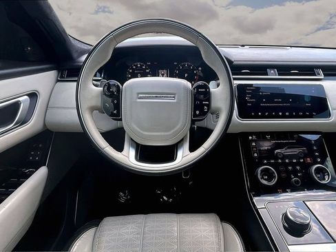 Used 2018 Land Rover Range Rover Velar AWD/4WD image 8