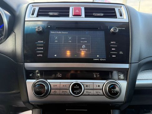 Used 2017 Subaru Legacy 2.5i Premium AWD/4WD image 21