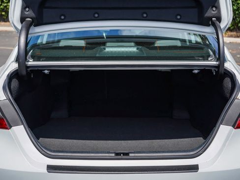 Used 2022 Toyota Camry SE w/ Carpet Mat Package (TMS) FWD image 26