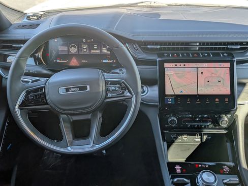 Used 2024 Jeep Grand Cherokee L Overland w/ Trailer Tow Package image 18