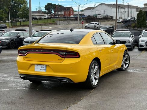 Used 2018 Dodge Charger SXT Plus w/ Quick Order Package 29J RWD image 2