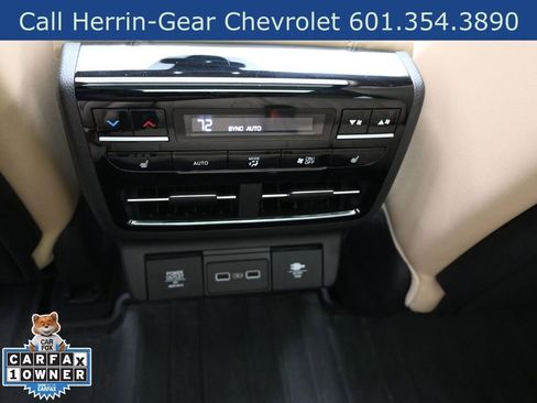 Used 2023 Acura MDX SH-AWD w/ Advance Package image 19