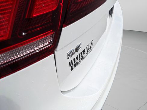 Used 2023 Volkswagen Tiguan SE image 39