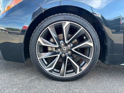 Used 2021 Toyota Corolla SE FWD image 2