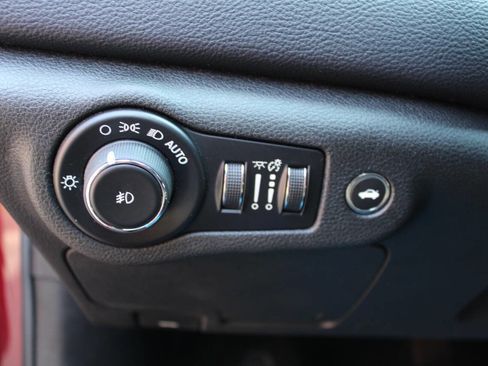 Used 2015 Chrysler 200 S w/ Comfort Group image 15