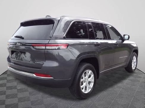 Used 2023 Jeep Grand Cherokee Limited image 2