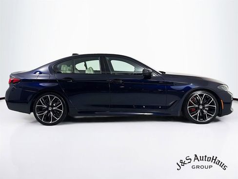 Used 2023 BMW M550i xDrive w/ Executive Package image 8