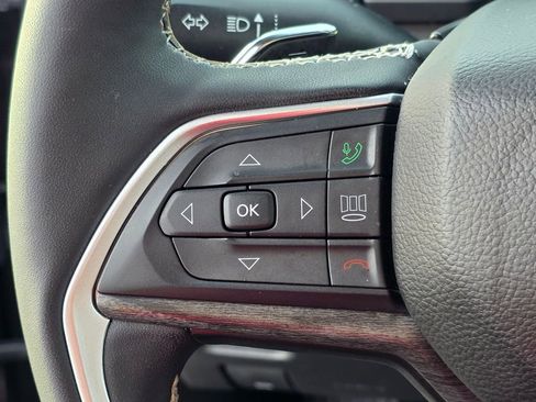 Used 2024 Jeep Grand Cherokee L Limited w/ Black Appearance Package image 17