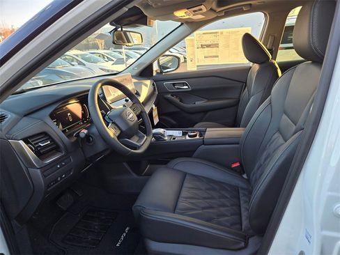 New 2025 Nissan Rogue Platinum w/ Platinum Premium Package image 8
