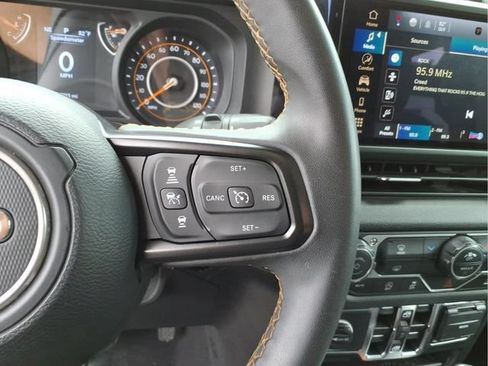 Used 2024 Jeep Wrangler Unlimited Sport AWD/4WD image 25