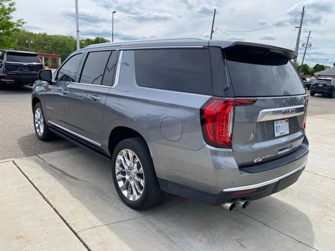 Used 2022 GMC Yukon XL Denali AWD/4WD image 9