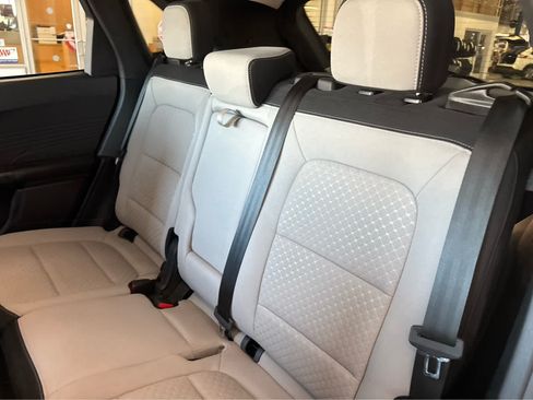 Certified 2023 Ford Escape Active AWD/4WD image 30
