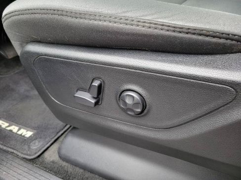 Used 2020 RAM 1500 Big Horn AWD/4WD image 9