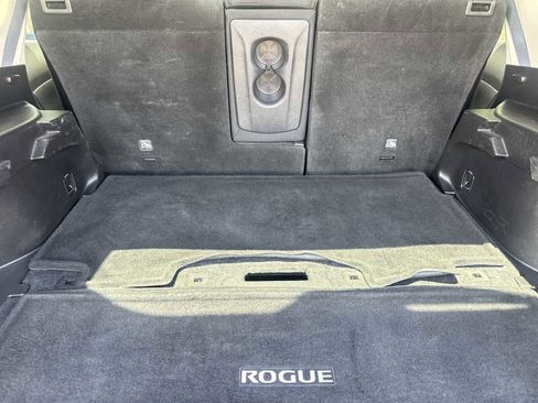 Used 2017 Nissan Rogue SV AWD/4WD image 23