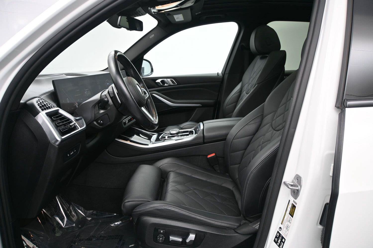 Used 2024 BMW X5 xDrive40i w/ M Sport Package AWD/4WD image 9