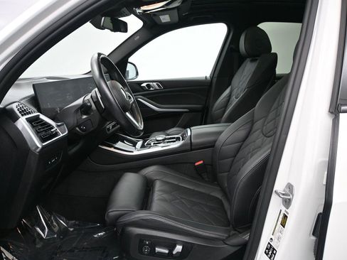 Used 2024 BMW X5 xDrive40i w/ M Sport Package AWD/4WD image 9