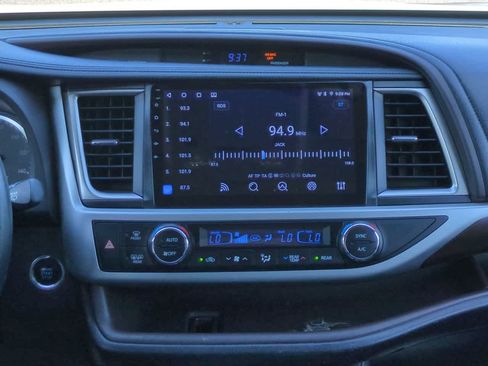 Used 2016 Toyota Highlander Limited FWD image 18