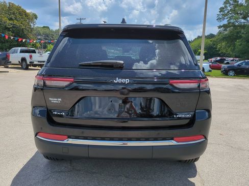 Used 2025 Jeep Grand Cherokee Laredo w/ Luxury Tech Group I AWD/4WD image 5