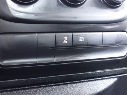 Used 2017 RAM 1500 Classic SLT image 23