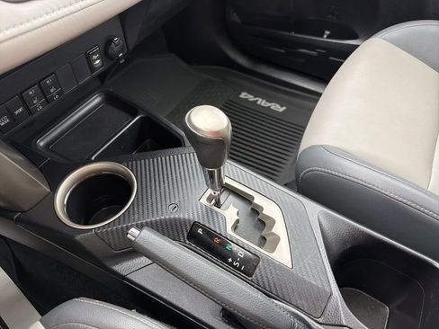 Used 2013 Toyota RAV4 Limited image 34