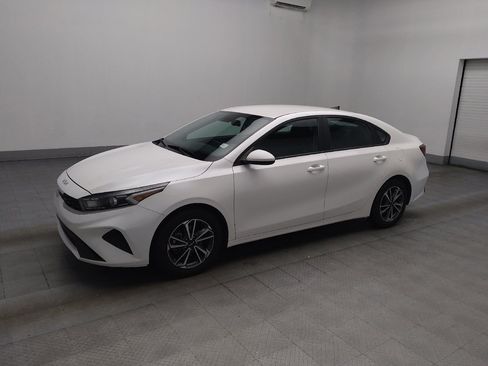 Used 2023 Kia Forte LXS FWD image 2