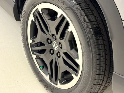 New 2026 Honda Pilot Touring image 10