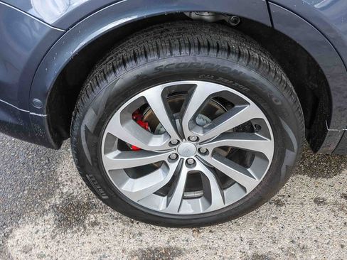 Used 2025 Land Rover Discovery Sport S image 12