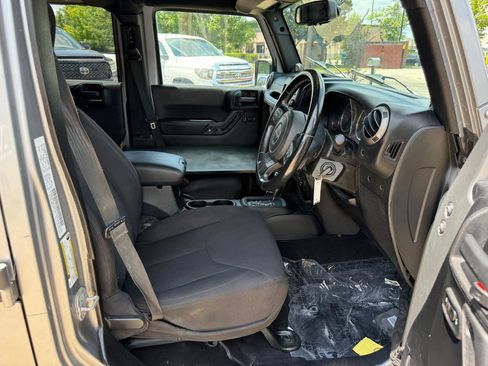 Used 2014 Jeep Wrangler Unlimited Sport AWD/4WD image 18