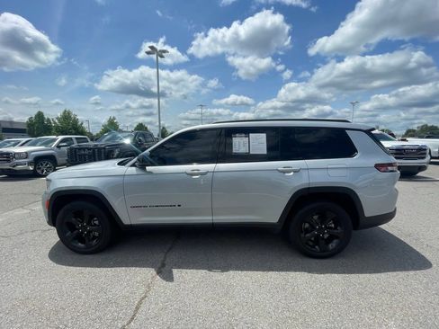Used 2022 Jeep Grand Cherokee L Laredo AWD/4WD image 4