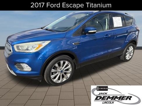 Used 2017 Ford Escape Titanium image 1