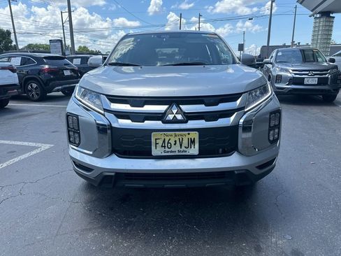 Used 2025 Mitsubishi Outlander Sport SE AWD/4WD image 2