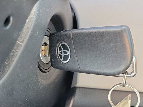 Used 2023 Toyota Corolla LE image 33