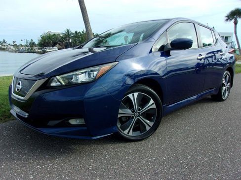 Used 2021 Nissan Leaf SV Plus w/ SV Plus Technology Package FWD image 2