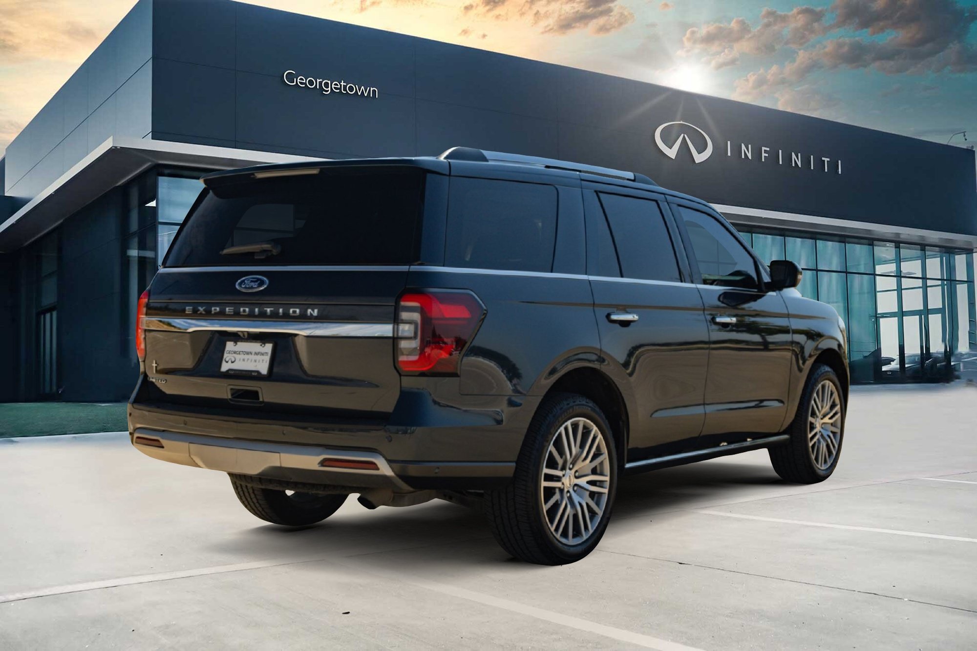 Used 2022 Ford Expedition Limited RWD image 5