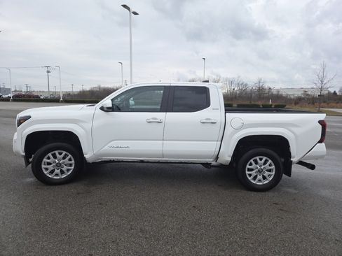 Used 2024 Toyota Tacoma SR5 image 14