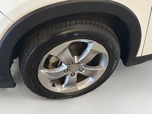 Used 2020 Honda HR-V LX image 11