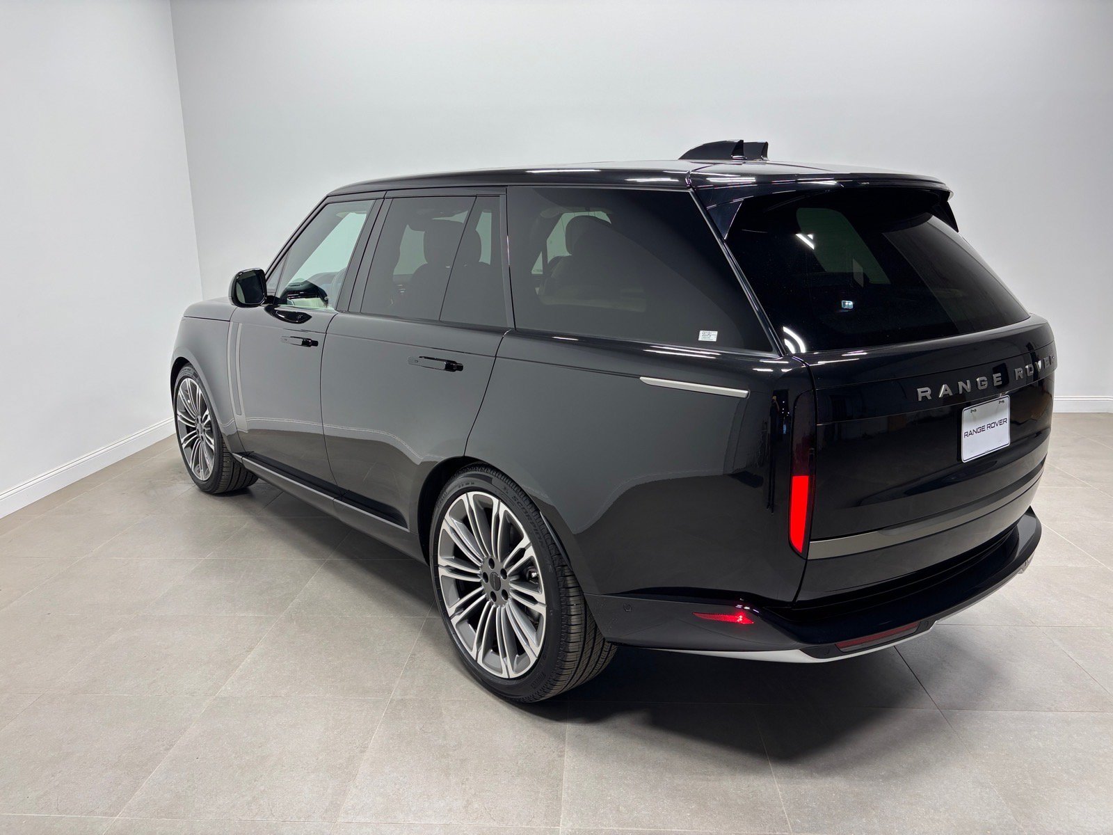 Used 2026 Land Rover Range Rover SE AWD/4WD image 10