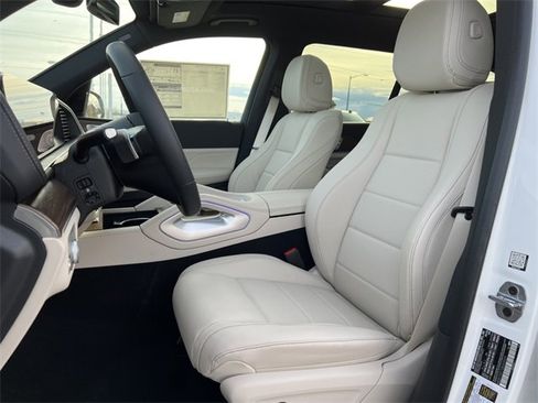 Certified 2025 Mercedes-Benz GLS 450 4MATIC image 3