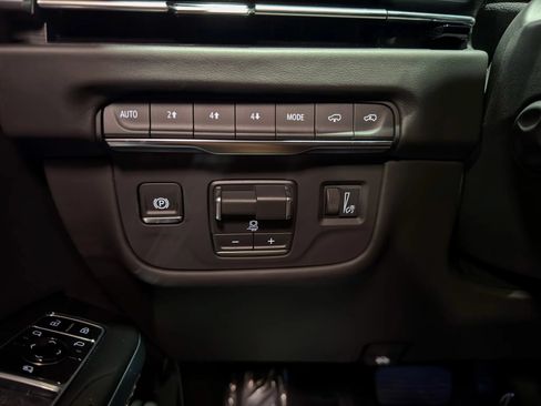 Used 2026 Cadillac Escalade Platinum Sport w/ LPO, ONYX Package AWD/4WD image 29