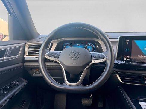 Used 2025 Volkswagen Atlas Cross Sport SE FWD image 12