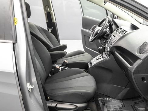 Used 2015 MAZDA MAZDA5 Sport image 29