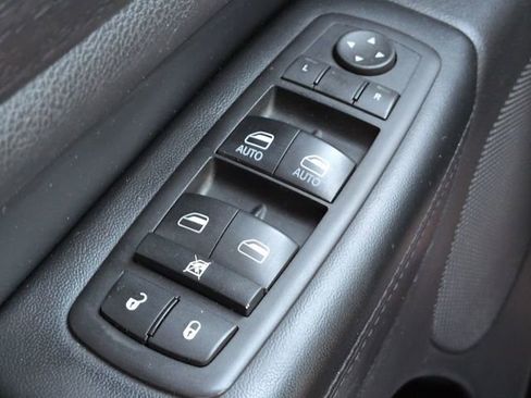 Used 2017 Jeep Grand Cherokee Altitude AWD/4WD image 21