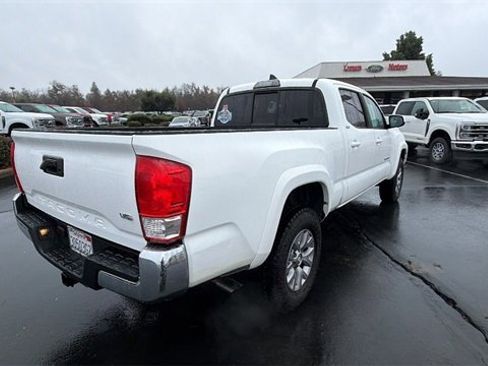 Used 2017 Toyota Tacoma SR5 image 4