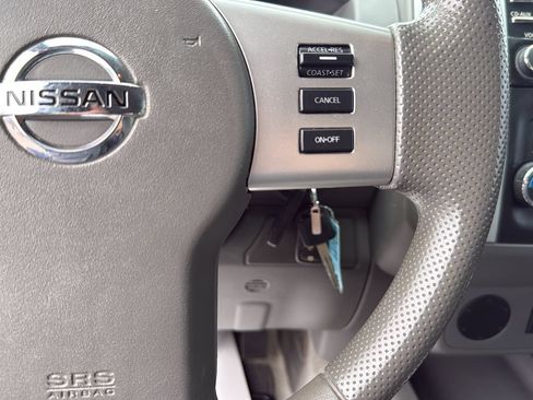 Used 2013 Nissan Frontier SV w/ SV Value Truck Pkg RWD image 12