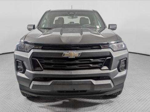 Used 2023 Chevrolet Colorado W/T RWD image 12
