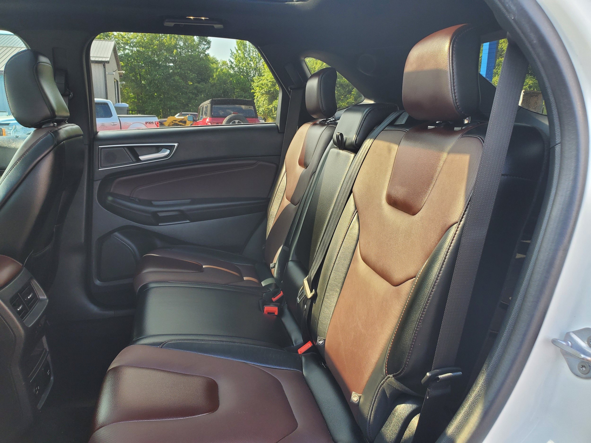 Used 2021 Ford Edge Titanium w/ Equipment Group 301A FWD image 27