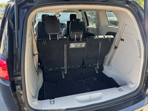 Used 2020 Chrysler Voyager Lxi w/ Cold Weather Group image 25