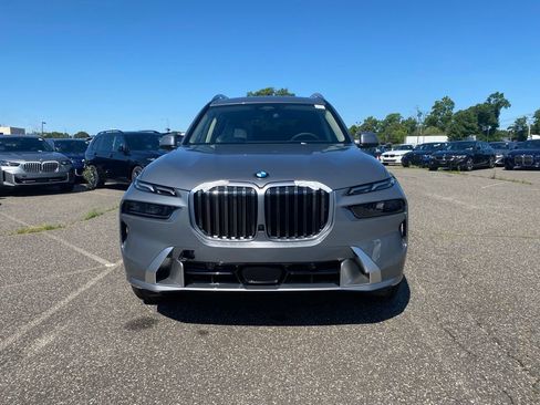 New 2027 BMW X7 xDrive40i w/ Premium Package AWD/4WD image 2